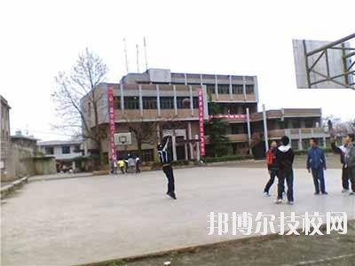 貴州龍里中等職業(yè)學(xué)校2020年報(bào)名條件、招生要求、招生對象