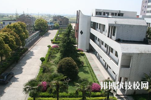 泰州博日電腦技術(shù)學(xué)校2020年報(bào)名條件、招生要求、招生對象