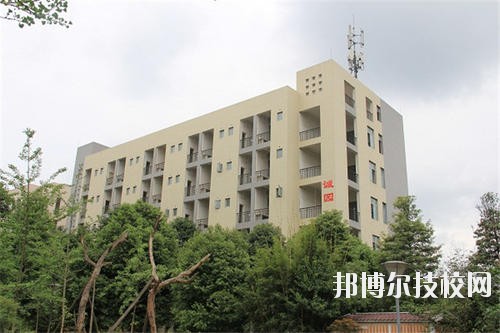 天府成人中等專(zhuān)業(yè)學(xué)校2020年報(bào)名條件、招生要求、招生對(duì)象