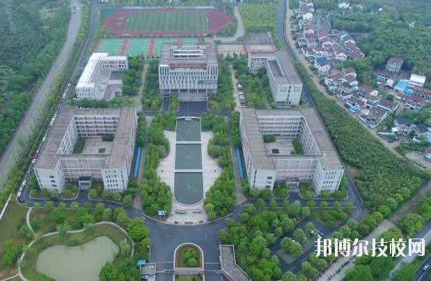 長(zhǎng)興技師學(xué)院2020年報(bào)名條件、招生要求、招生對(duì)象