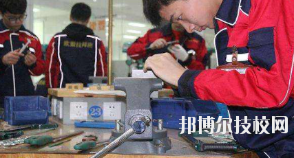 蘭州電子工業(yè)學校2020年學費、收費多少