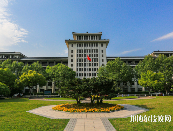 重慶旅游學(xué)校建勝分校2020年報(bào)名條件、招生要、招生對(duì)象求