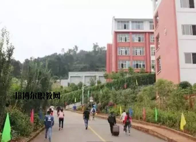 祿勸職業(yè)高級中學怎么樣、好不好
