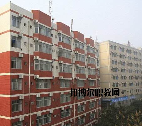 重慶機(jī)電工業(yè)學(xué)校2020年報名條件、招生要求、招生對象