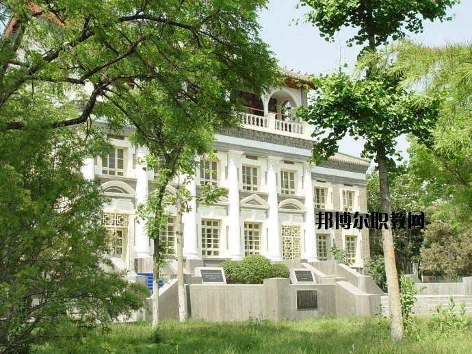 鶴峰職業(yè)技術(shù)學(xué)校怎么樣、好不好