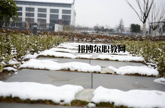 江蘇高港中等專業(yè)學(xué)校2020年報(bào)名條件、招生要求、招生對(duì)象