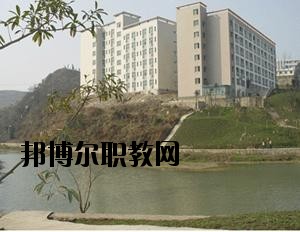 貴州交通運(yùn)輸學(xué)校2020年招生辦聯(lián)系電話(huà)