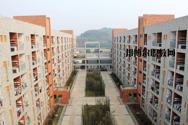 曲靖馬龍縣職業(yè)技術(shù)學(xué)校2020年報(bào)名條件、招生要求、招生對(duì)象