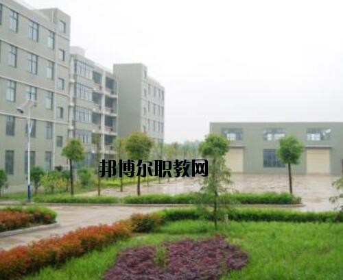 羅山中等職業(yè)學校2021年報名條件、招生對象