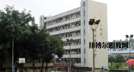 廣西梧州商貿(mào)學校2020年報名條件、招生要求、招生對象 
