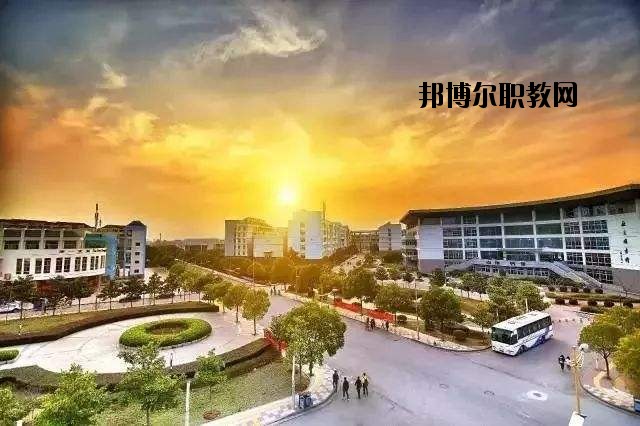 英山草盤職業(yè)中學(xué)怎么樣、好不好