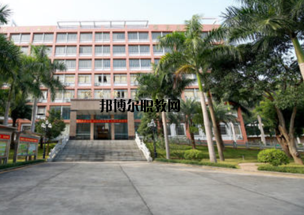 重慶華陽技工學(xué)校2020年報(bào)名條件、招生要求、招生對(duì)象