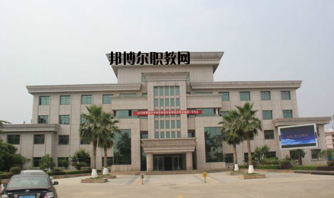 南昌第一中等專業(yè)學校2020年報名條件、招生要求、招生對象