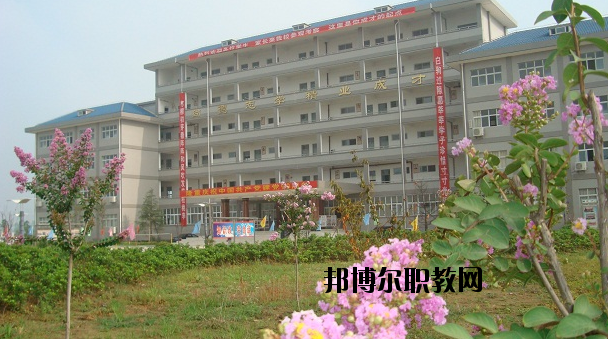 鄂州經貿學校2020年報名條件、招生要求、招生對象