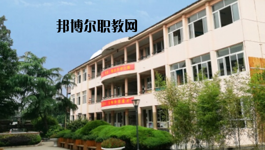 浙江吉利汽車工業(yè)學(xué)校2020年報(bào)名條件、招生要求、招生對(duì)象