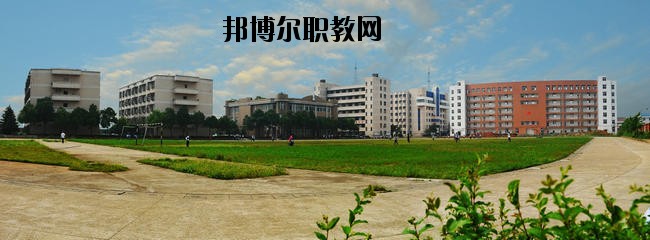 華寧縣職業(yè)高級中學怎么樣、好不好