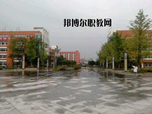 四川江油工業(yè)學校2020年報名條件、招生要求、招生對象