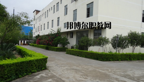 廣西玉林畜牧獸醫(yī)學(xué)校2020年報名條件、招生要求、招生對象 