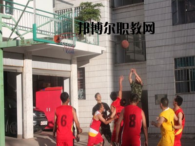 新平縣職業(yè)高級(jí)中學(xué)怎么樣、好不好