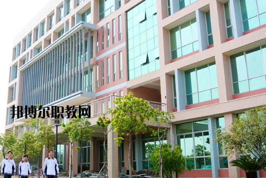 東莞信息技術(shù)學(xué)校2020年報(bào)名條件、招生要求、招生對(duì)象