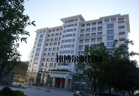 云浮技工學(xué)校2020年報名條件、招生要求、招生對象