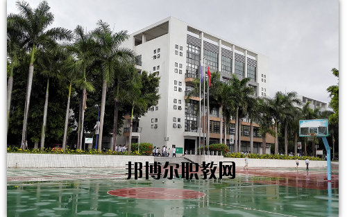 東莞電子科技學(xué)校2020年報名條件、招生要求、招生對象