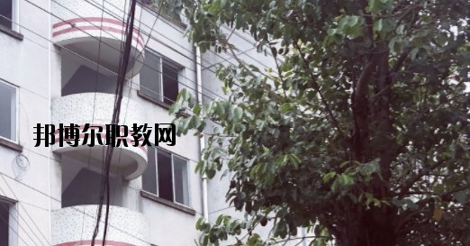 廣西工貿(mào)職業(yè)技術(shù)學(xué)校2020年報(bào)名條件、招生要求、招生對(duì)象 