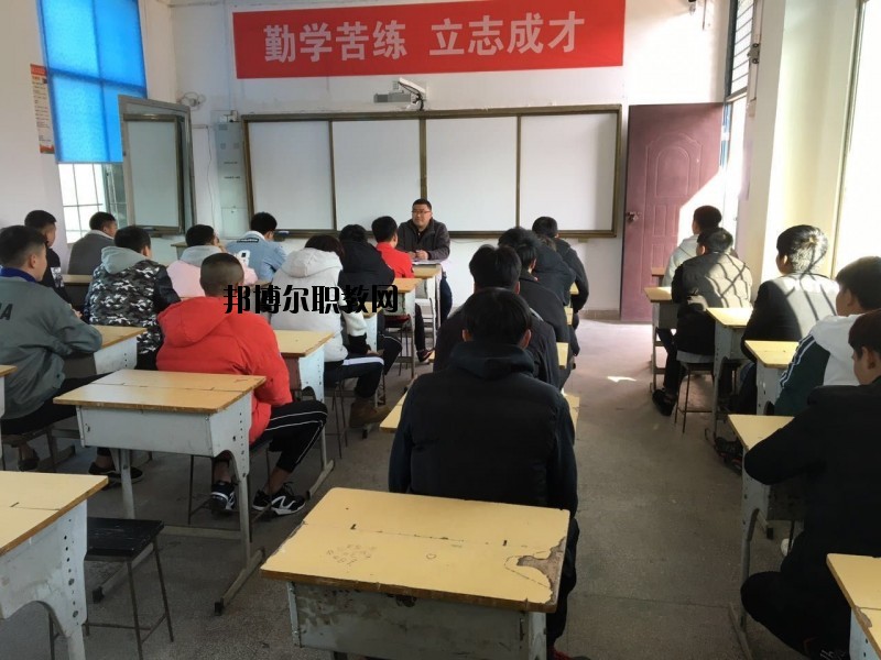 銅鼓縣職業(yè)中專學(xué)校2020年報名條件、招生要求、招生對象