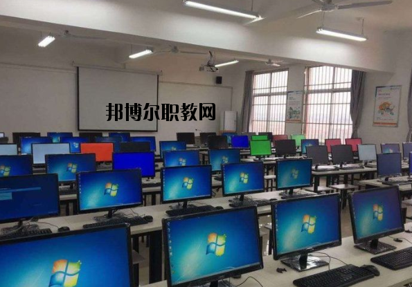 安義職業(yè)技術(shù)學(xué)校2020年報名條件、招生要求、招生對象