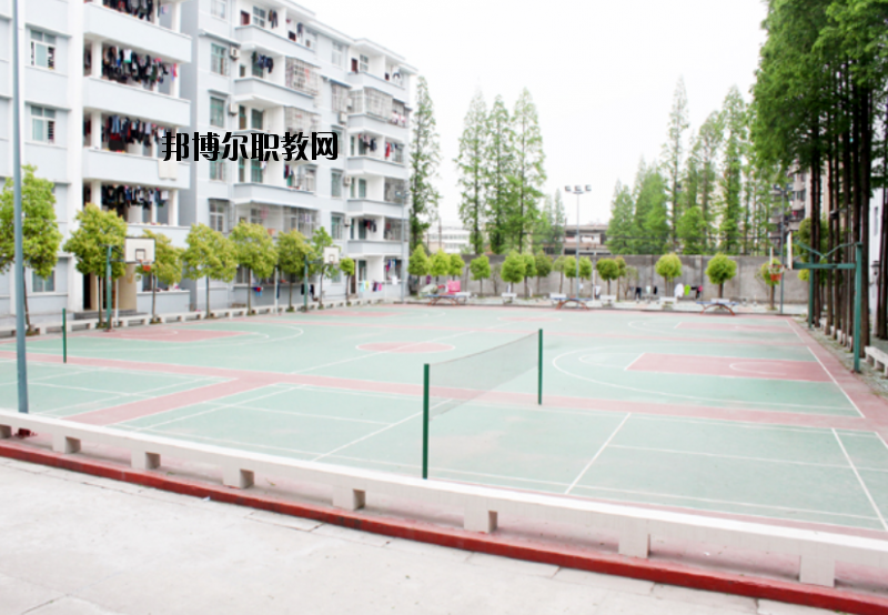湖北潛江衛(wèi)生學(xué)校2020年報(bào)名條件、招生要求、招生對(duì)象