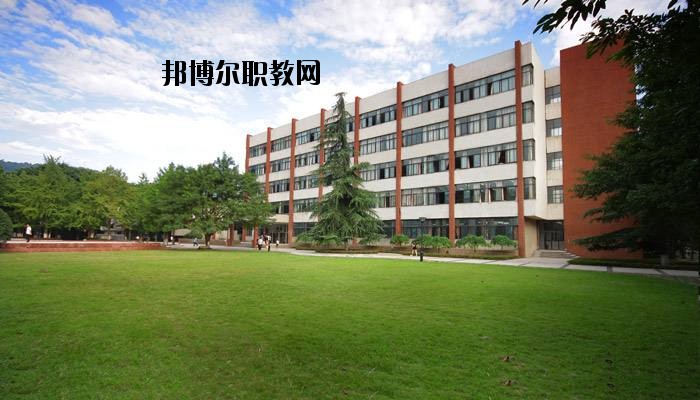 黃岡電子信息學(xué)校2020年報名條件、招生要求、招生對象
