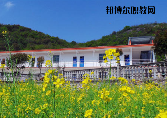 景德鎮(zhèn)傳統(tǒng)文化職業(yè)學校2020年報名條件、招生要求、招生對象