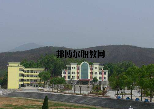 萍鄉(xiāng)武功山中等專業(yè)學校2020年報名條件、招生要求、招生對象