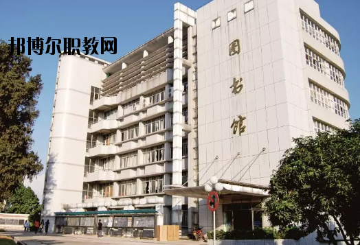 江門幼兒師范學(xué)校2020年報(bào)名條件、招生要求、招生對象