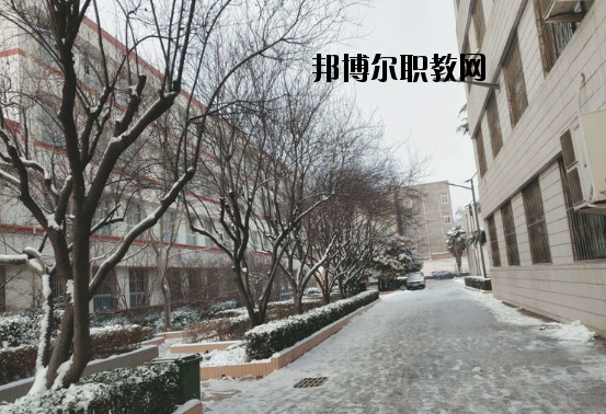 河南平頂山外國(guó)語(yǔ)學(xué)校2021年報(bào)名條件、招生要求、招生對(duì)象