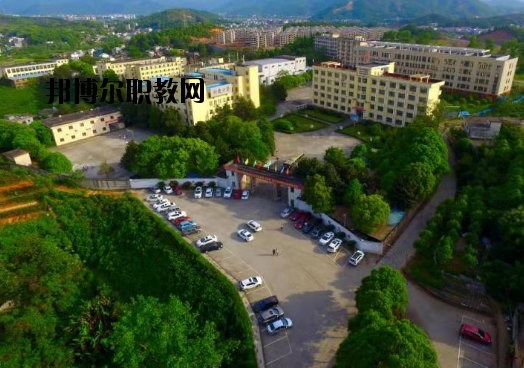 萍鄉(xiāng)工業(yè)中等專業(yè)學(xué)校怎么樣、好不好