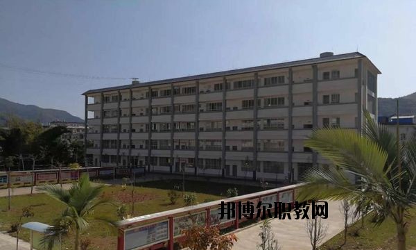孟連縣職業(yè)高級中學(xué)2020年報名條件、招生要求、招生對象