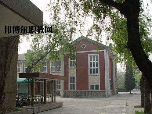 井岡山鐵道職業(yè)技術(shù)學(xué)校怎么樣、好不好