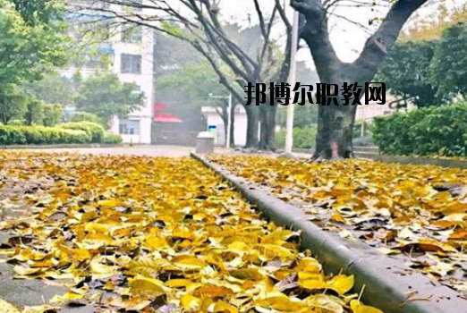 廣東輕工職業(yè)技術(shù)學校2020年報名條件、招生要求、招生對象