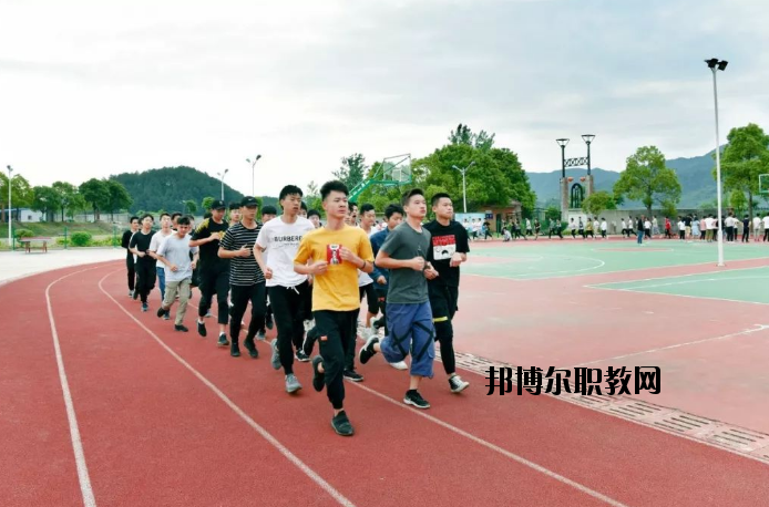 九江廬山西海藝術(shù)學(xué)校2020年報名條件、招生要求、招生對象