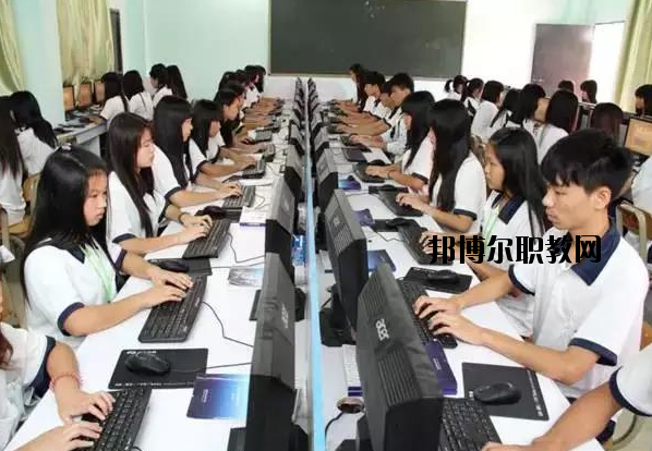 肇慶高要技工學(xué)校2020年報(bào)名條件、招生要求、招生對(duì)象