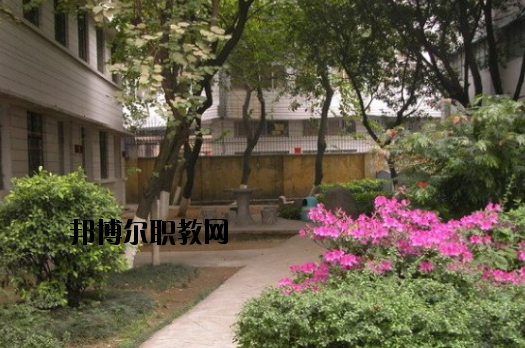 廣州港技工學(xué)校2020年報名條件、招生要求、招生對象