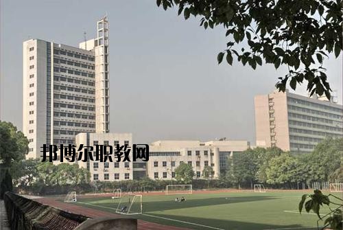 南充工業(yè)職業(yè)技術學校2020年報名條件、招生要求、招生對象
