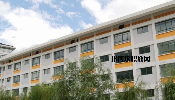 興山職業(yè)教育中心學(xué)校怎么樣、好不好