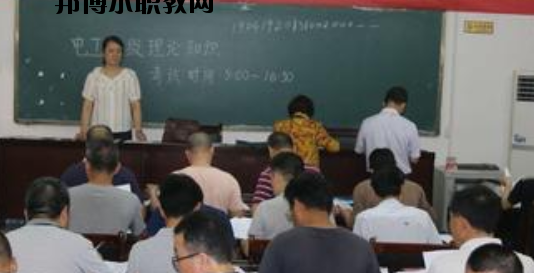 百色右江區(qū)職業(yè)技術(shù)學(xué)校2020年報名條件、招生要求、招生對象
