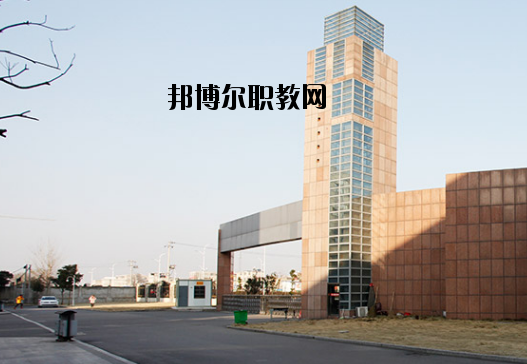 鳳臺職業(yè)教育中心2020年報名條件、招生要求、招生對象