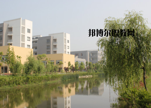 蕪湖師范學(xué)校2020年報名條件、招生要求、招生對象