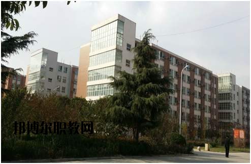 鄭州中原中等專業(yè)學(xué)校2021年報(bào)名條件、招生要求、招生對(duì)象