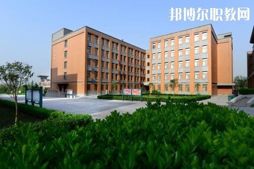 新都衛(wèi)生職業(yè)學(xué)校2020年報(bào)名條件、招生要求、招生對(duì)象