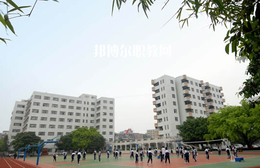 廣州醫(yī)藥職業(yè)學(xué)校2020年報(bào)名條件、招生要求、招生對(duì)象